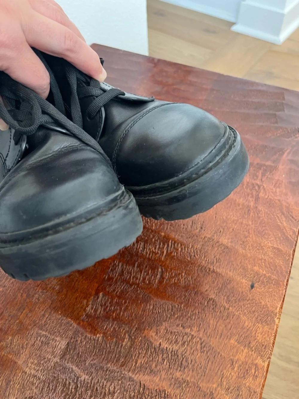 DKNY Basia Combat Boot Black Lug Grunge Goth Biker Alternative Sz 8